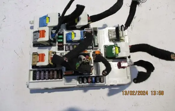 Peugeot 308 Fuse box set 9851622580