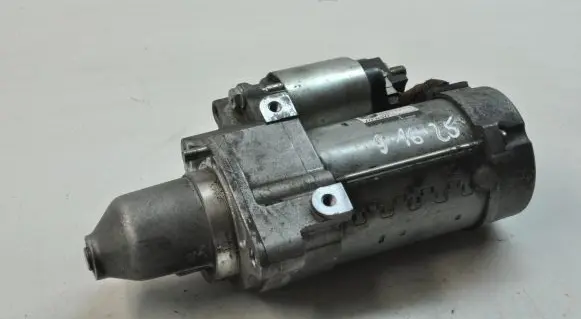 BMW 5 F10 F11 Starter motor 7612815
