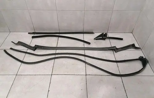 Chevrolet Corvette C8 Front door rubber seal 84688859