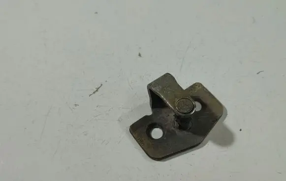 Opel Zafira A Front door lock loop/hook striker 