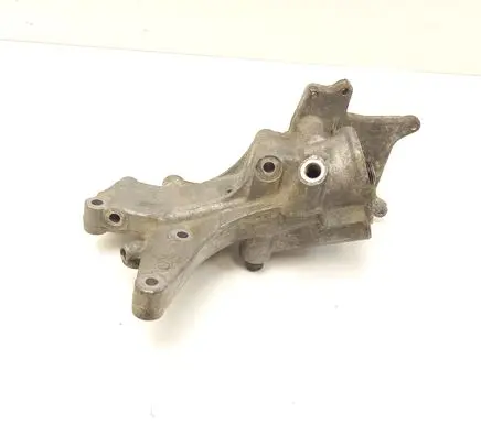 Skoda Rapid (NH) Oil filter mounting bracket 03F903143H GD01589