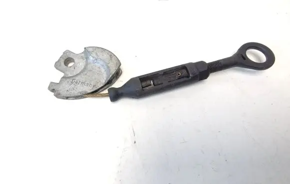 Volkswagen PASSAT B5 Accelerator pedal position sensor 8D2721757B