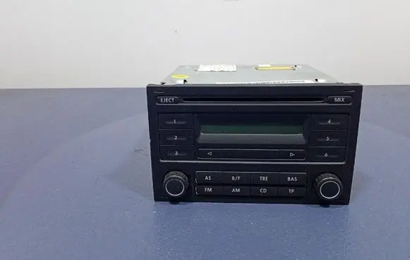 Volkswagen Fox Radio/CD/DVD/GPS head unit 5Z0035152