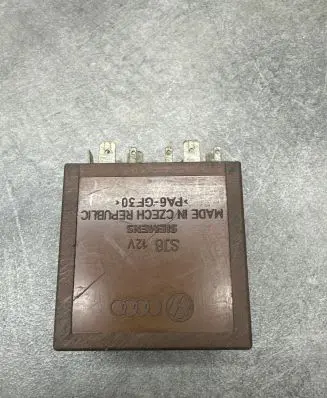 Audi A4 S4 B6 8E 8H Window wiper interval relay 4B0955531E