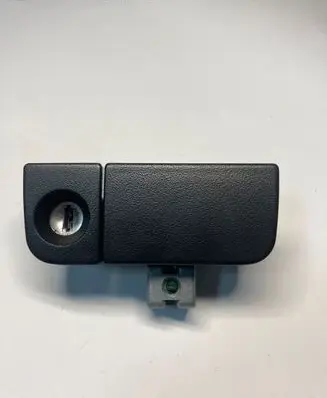Honda CR-V Glove box opening button 