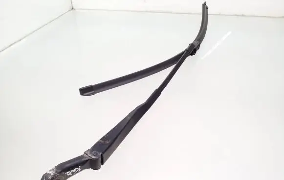 Mercedes-Benz S W220 Windshield/front glass wiper blade A2208201744