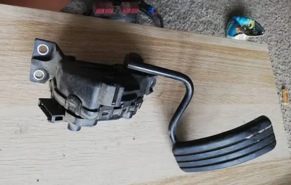 Renault Espace - Grand espace IV Accelerator throttle pedal 8200007513