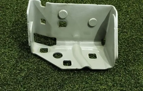 Engine bonnet/hood hinges