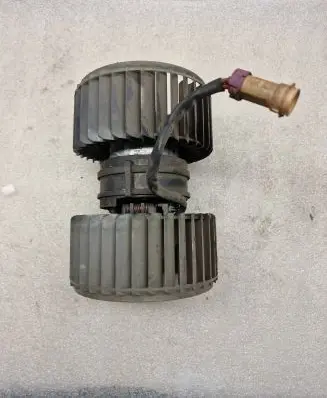 Audi A8 S8 D2 4D Heater fan/blower 4D0958101