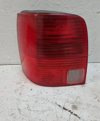 Volkswagen PASSAT B5 Rear/tail lights