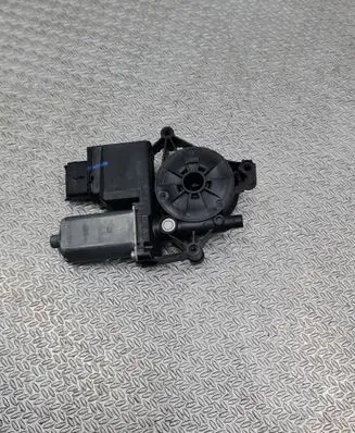 Peugeot Rifter Front door window regulator motor 9837832880 V488 20211216