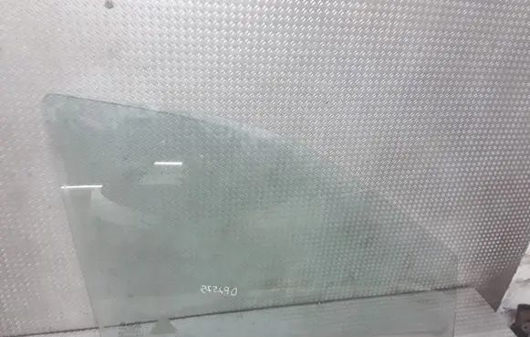 Hyundai Santa Fe Front door window glass four-door