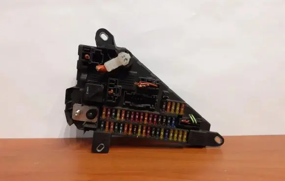 BMW 5 E60 E61 Fuse box set 3182 9138830