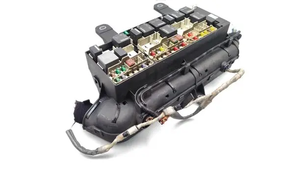Jaguar F-Pace Fuse module