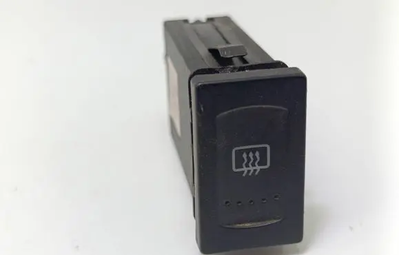 Volkswagen PASSAT B5.5 Windscreen/window heater switch 3B0959621D