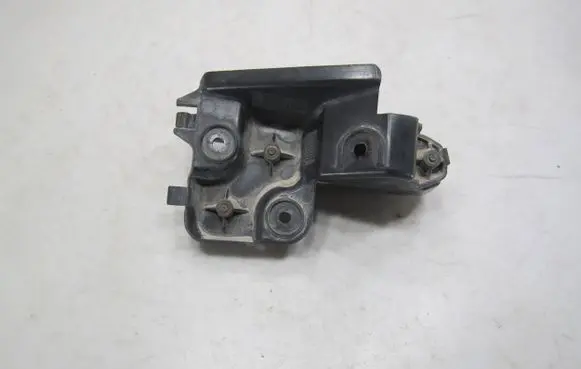 Audi A6 S6 C6 4F Bumper support mounting bracket corner 