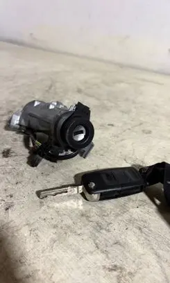 Volkswagen Touran I Ignition lock 1K0905865A