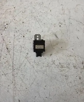 Subaru Forester SF Interior lighting relay 83023FA000 8A22