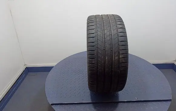 Maserati Levante R17 summer tire 3528703874829