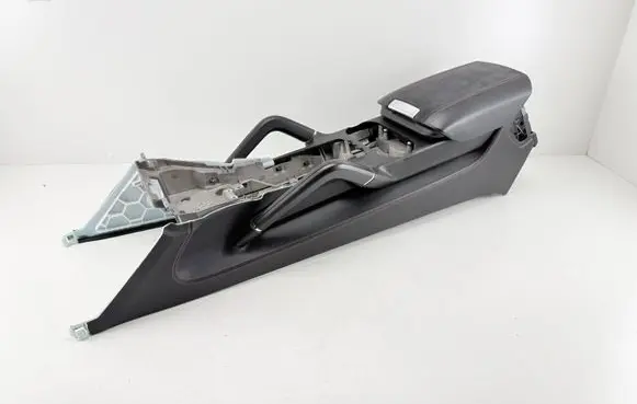 Porsche Cayenne (92A) Center console 