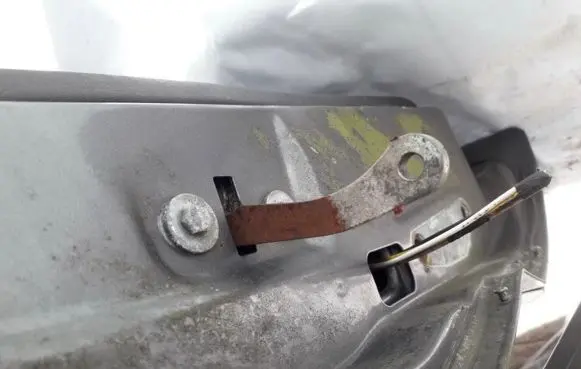 Lancia Thema Rear door check strap stopper