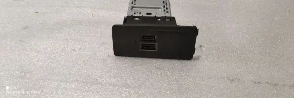 Volvo XC60 USB socket connector 31407038