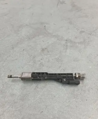 BMW 1 F20 F21 Fuel injector 7639994 50412 0261500172