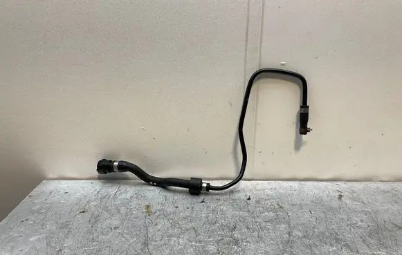 Engine coolant pipe/hose