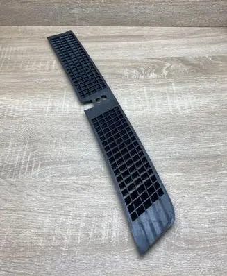 BMW 7 E38 Bonnet/hood grill 8166658