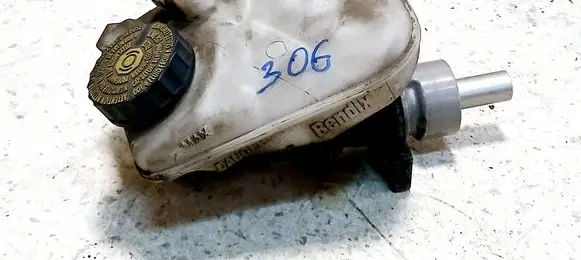 Peugeot 306 Master brake cylinder 21028799