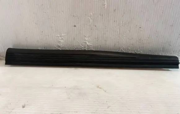 Mercedes-Benz E W211 Side skirt front trim A2116801835