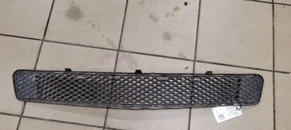 Mercedes-Benz C W204 Front bumper lower grill A2048852123