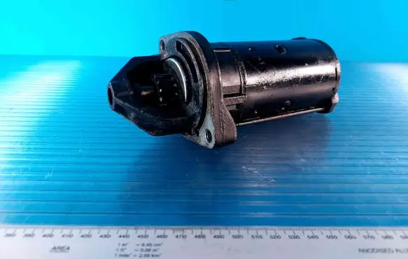Mercedes-Benz Vito Viano W639 Starter motor 0051511301