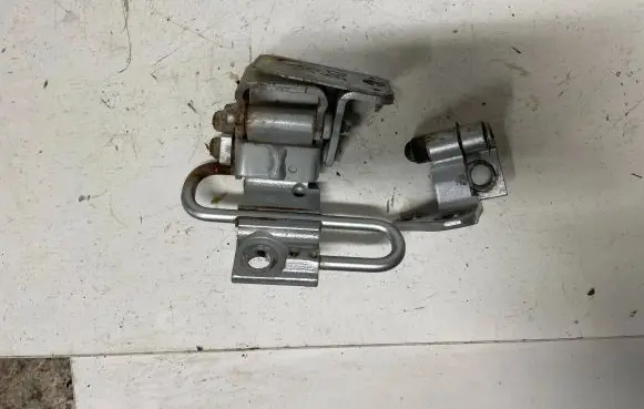 Rear door hinge set