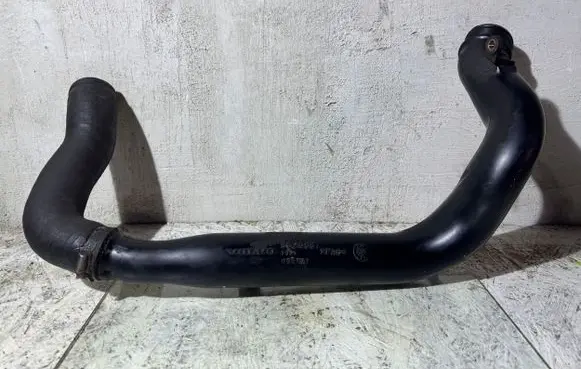 Volvo S60 Intercooler hose/pipe 8624887