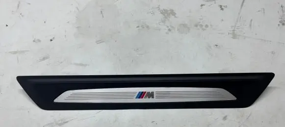 BMW 1 F20 F21 Front sill trim cover 19074910