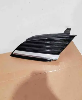 Nissan Primera Front grill 62330AU300