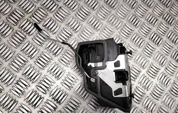 BMW X5 E70 Front door lock 7276681