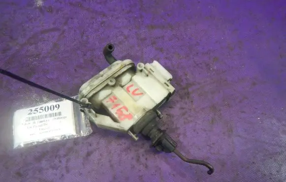 Volkswagen PASSAT B4 Central locking motor 357862153H
