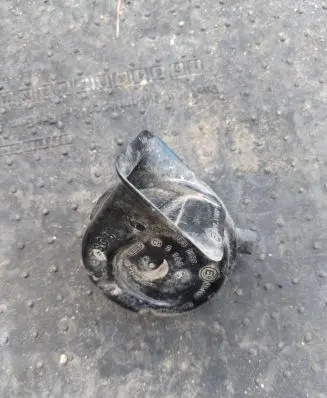 BMW 5 E60 E61 Horn signal 3881157