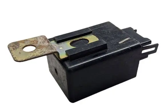 Mitsubishi Galant Window wiper interval relay G8D225MB MR182840 192Z6D2
