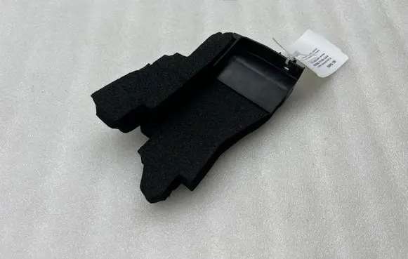 Nissan Leaf II (ZE1) Fender foam support/seal 638205SK0B