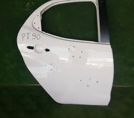 Toyota Yaris XP210 Rear door 67003K0060
