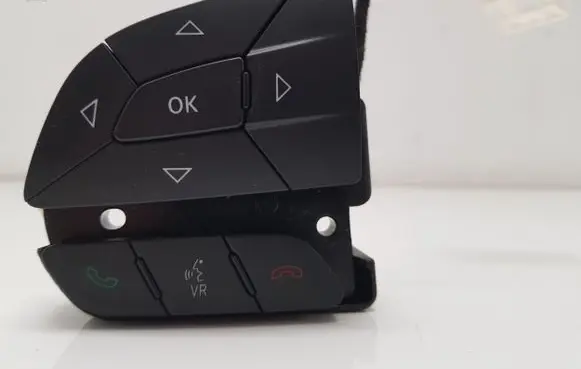 Steering wheel buttons/switches