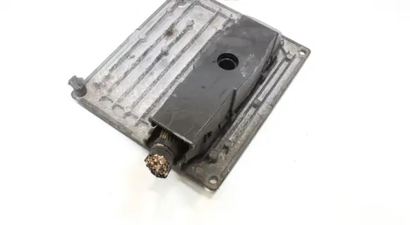 Ford Focus Engine control unit/module 6S6112A650FH