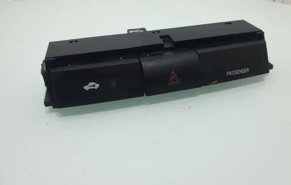 Toyota Corolla Verso AR10 Hazard light switch 153965