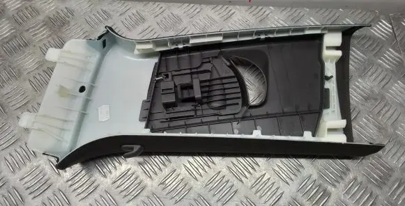 Porsche Macan (95B) (B) pillar trim (top) 95B867294