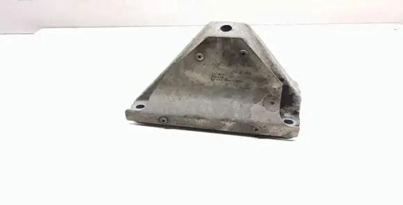 BMW 5 GT F07 Engine mounting bracket 6777528