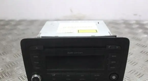 Audi A3 S3 A3 Sportback 8P Radio/GPS head unit trim 8P0035186P