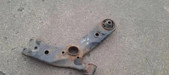 Toyota Verso Front lower control arm/wishbone